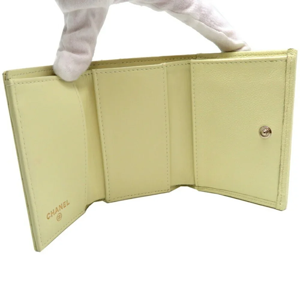 CHANEL White Caviar Leather Wallet